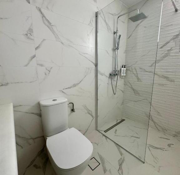 家庭房带园景, Saint George