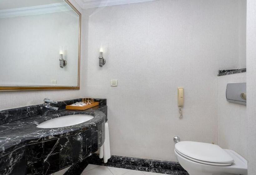 Deluxe Suite King Bed, Simena Comfort