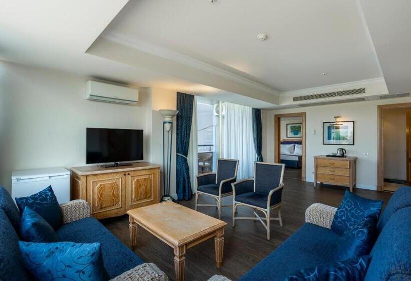 Deluxe Suite King Bed, Simena Comfort