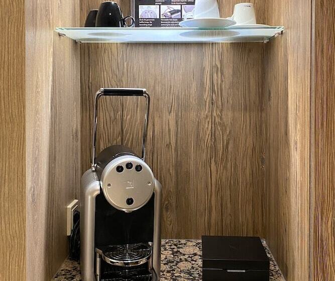 اتاق استاندارد یک نفره, Xo Hotels Blue Square