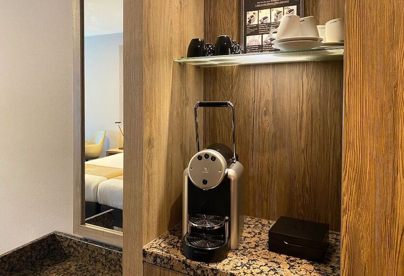 اتاق استاندارد چهار تخته, Xo Hotels Blue Square