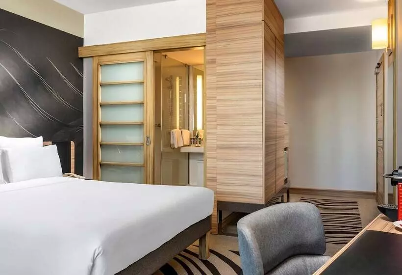 Executive Room, Novotel Istanbul Zeytinburnu