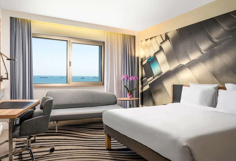 Executive Room, Novotel Istanbul Zeytinburnu