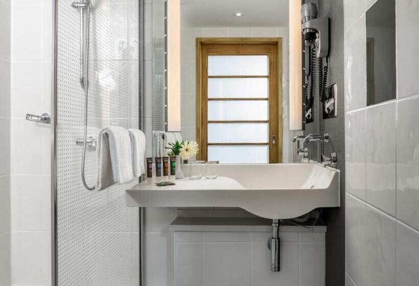 Superior Room, Novotel Istanbul Zeytinburnu