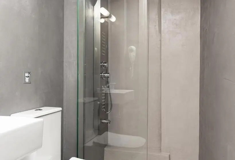 Standard Kolmen Hengen Huone, Plaza