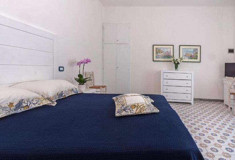 غرفة عائلية, Villa Maria