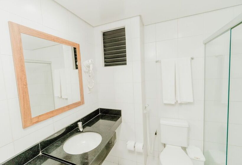 Четырехместный Номер Стандарт, D8 Hotel Express