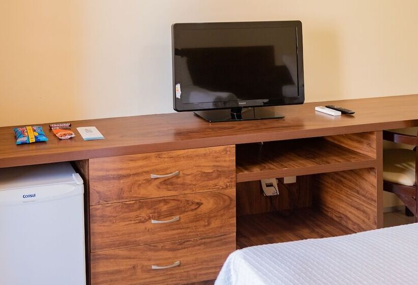 Четырехместный Номер Стандарт, D8 Hotel Express