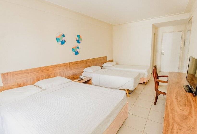 חדר סטנדרט לארבעה, D8 Hotel Express