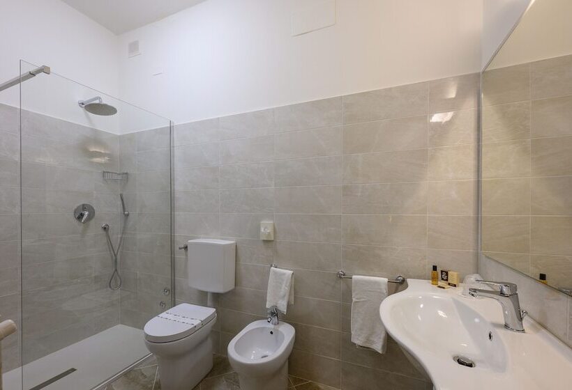 اتاق استاندارد یک نفره, Albergo Reggio