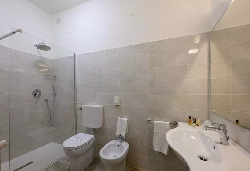 اتاق استاندارد یک نفره, Albergo Reggio