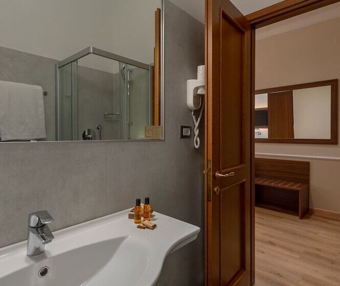 استودیوی استاندارد, Albergo Reggio