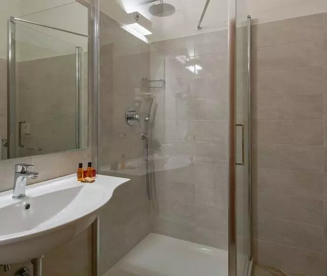 استودیوی استاندارد, Albergo Reggio
