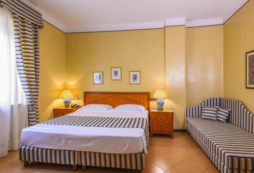 اتاق استاندارد سه نفره, Albergo Reggio