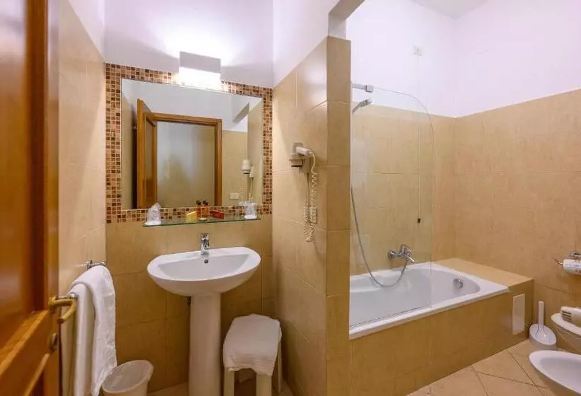 اتاق اکونومی, Albergo Reggio