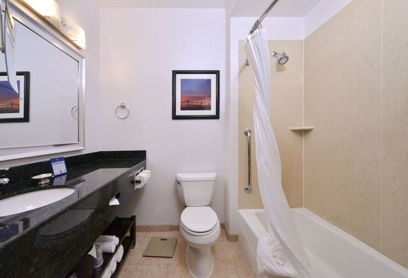 2ダブルベッドのスタンダードルーム, Best Western Plus Hotel At The Convention Center