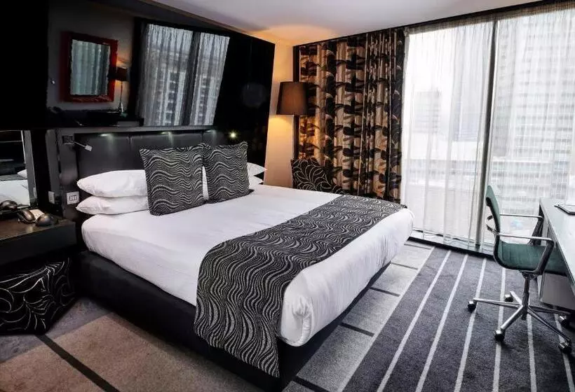 اتاق استاندارد با تخت بزرگ, Crowne Plaza Manchester City Centre, An Ihg