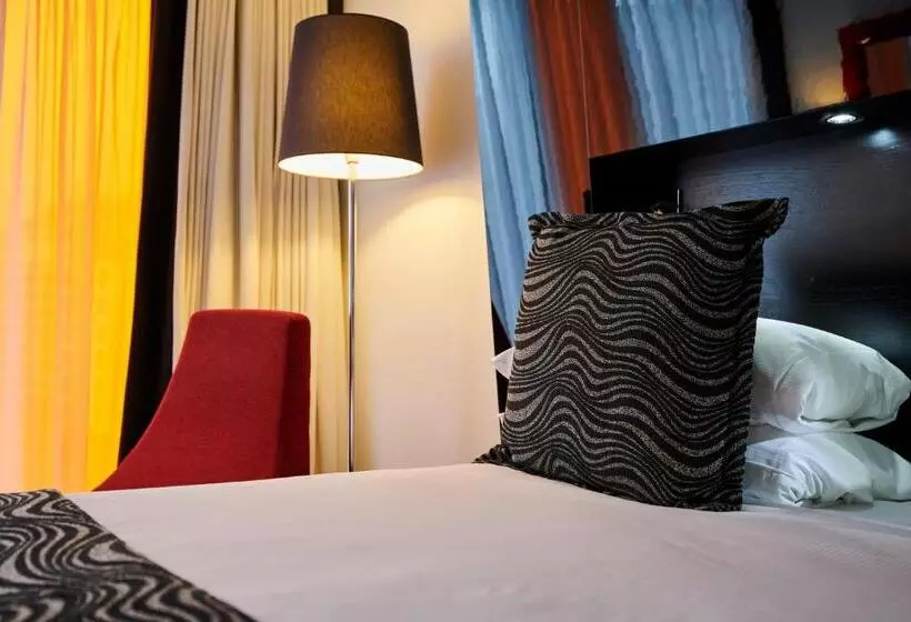 اتاق استاندارد با تخت بزرگ, Crowne Plaza Manchester City Centre, An Ihg
