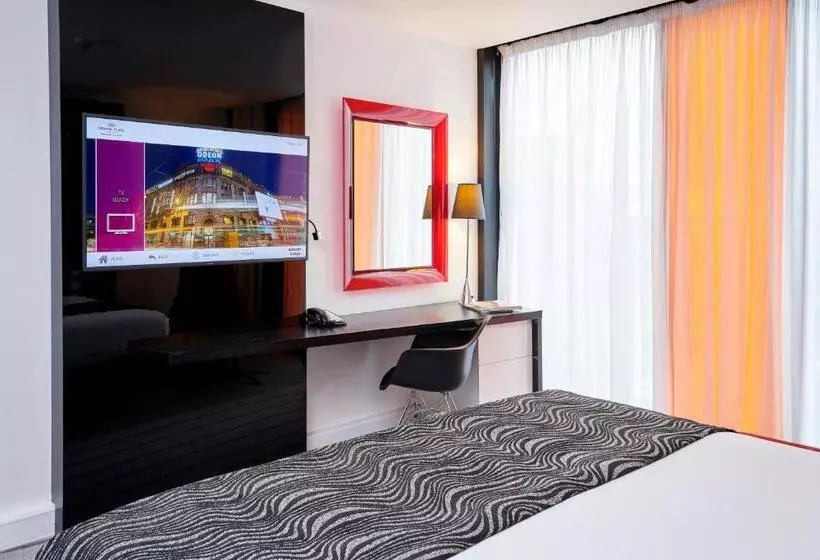 اتاق استاندارد با تخت بزرگ, Crowne Plaza Manchester City Centre, An Ihg