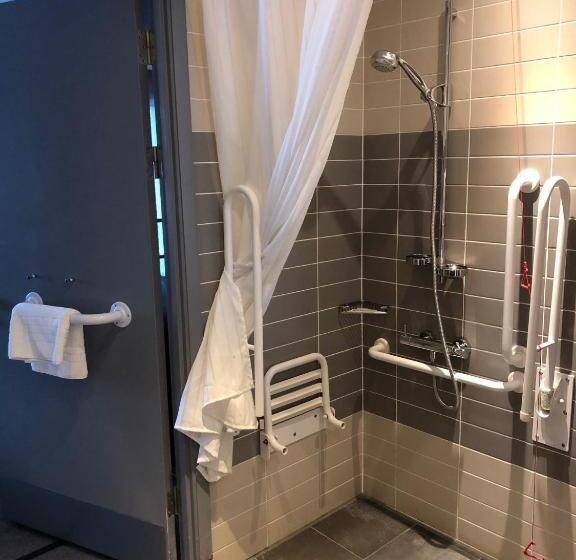 غرفة قياسية لذوى الاحتياجات الخاصة, Crowne Plaza Manchester City Centre, An Ihg