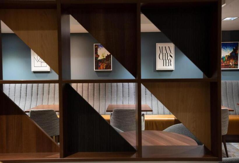جناح جونيور, Crowne Plaza Manchester City Centre, An Ihg