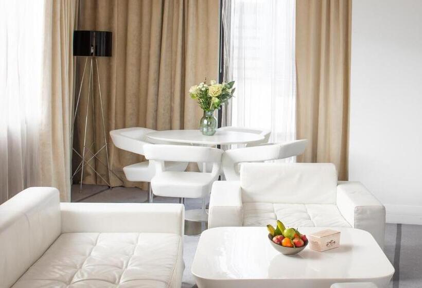 Президентский Люкс, Crowne Plaza Manchester City Centre, An Ihg