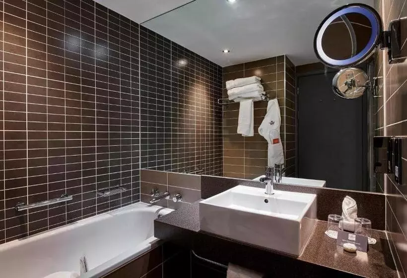 اتاق استاندارد با تخت بزرگ, Crowne Plaza Manchester City Centre, An Ihg