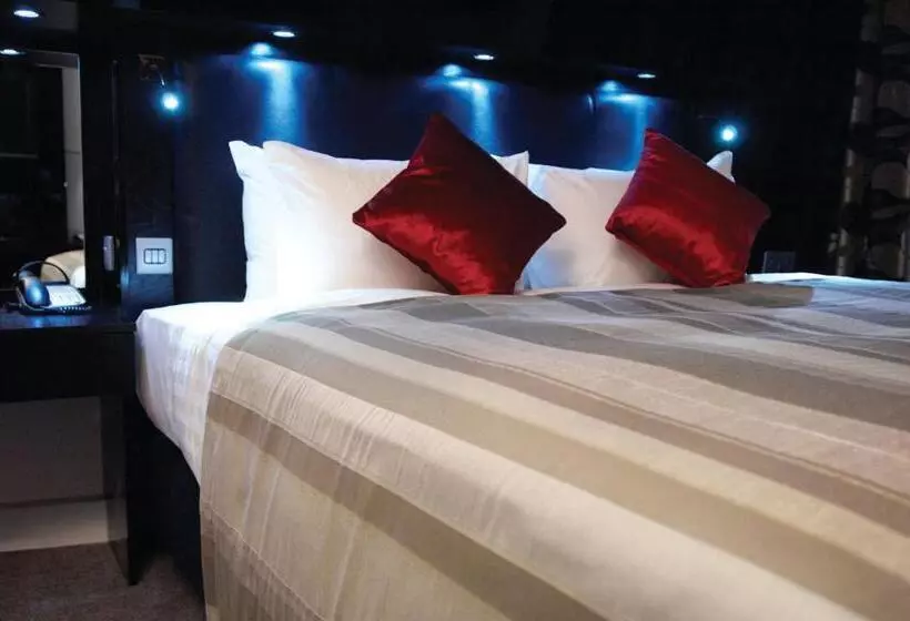 اتاق کلاب, Crowne Plaza Manchester City Centre, An Ihg