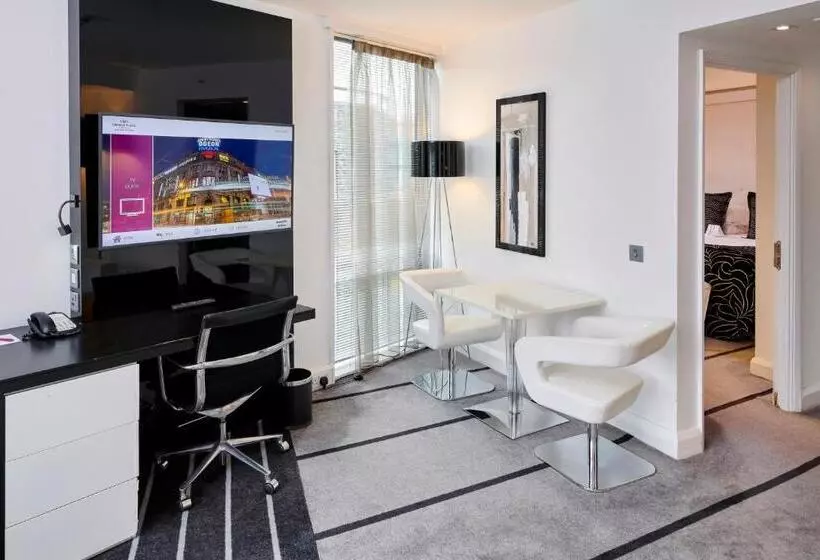 سوییت جونیور, Crowne Plaza Manchester City Centre, An Ihg