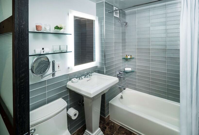 غرفه قياسيه سريرين مزدوجين, Gild Hall, A Thompson Hotel, By Hyatt