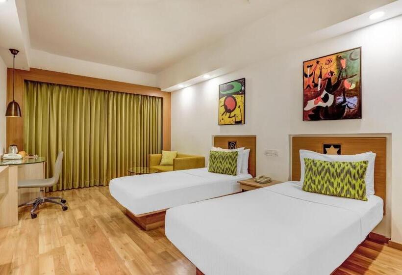 Номер бизнес-класса, Lemon Tree Hotel, Ahmedabad