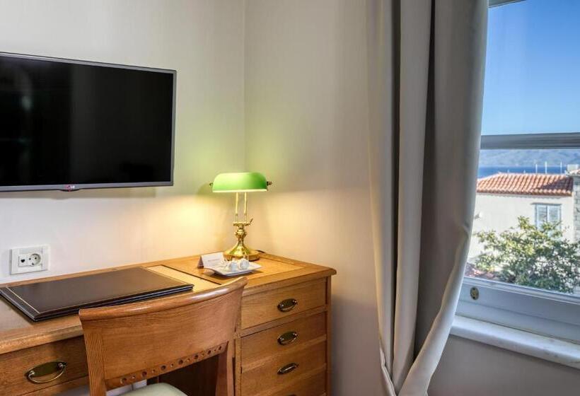 高级大房间, Leto Hydra