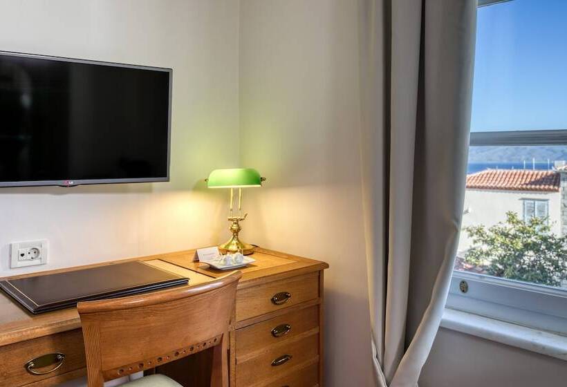 高级大房间, Leto Hydra