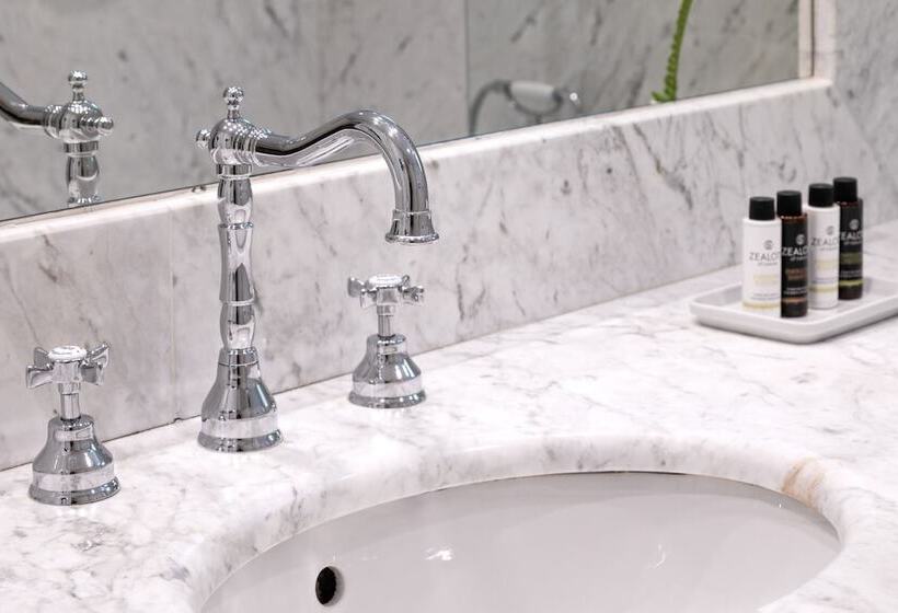 行政房间, Leto Hydra