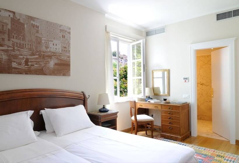 小型套房, Leto Hydra