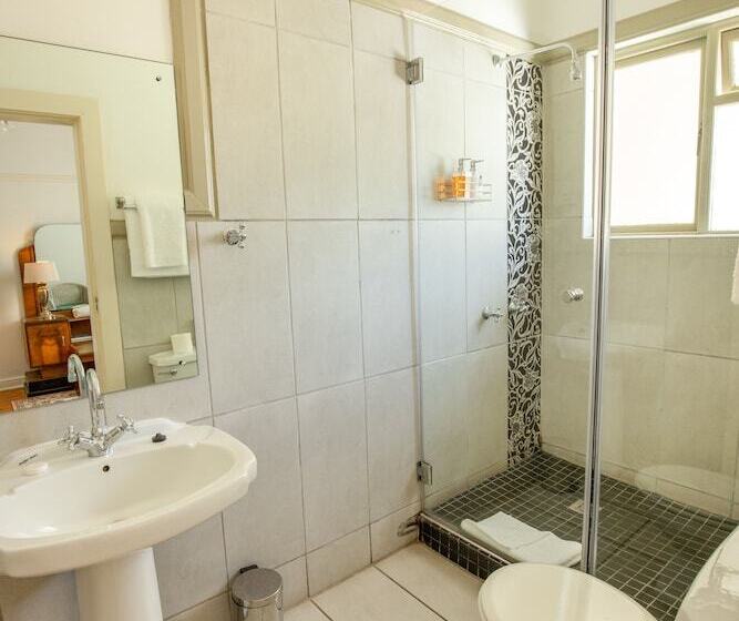 클래식 룸, Montagu Country