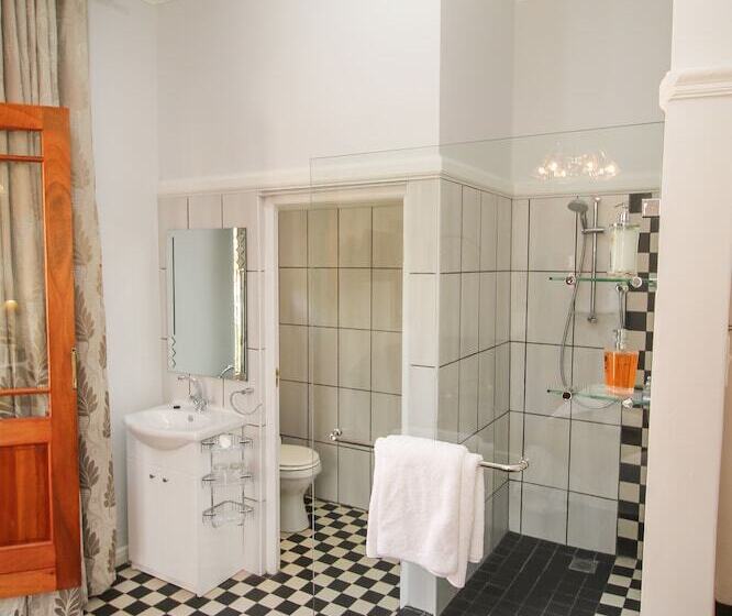 디럭스 룸, Montagu Country