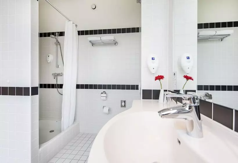 اتاق استاندارد یک نفره, Premier Inn München City Ost