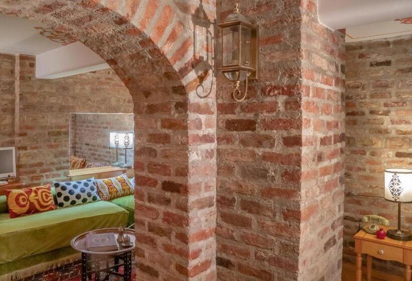 سوییت دوبلکس, Niles Istanbul