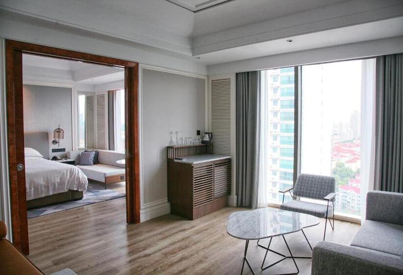디럭스 스위트 킹 침대, Sheraton Shanghai Pudong Riverside
