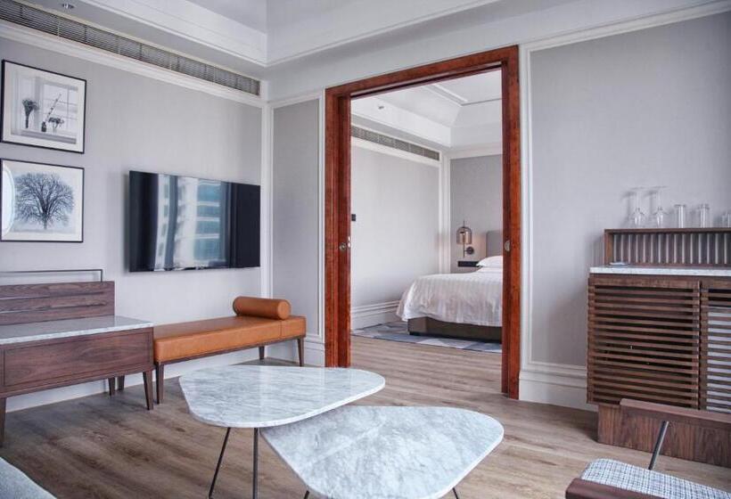 Suite Deluxe Cama King, Sheraton Shanghai Pudong Riverside