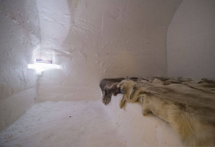 חדר משפחתי, Sorrisniva Igloo