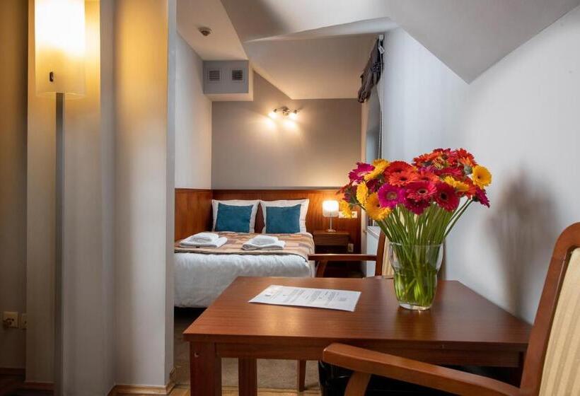 Budget Lejlighed 1 Soveværelse, Red Brick Apartments