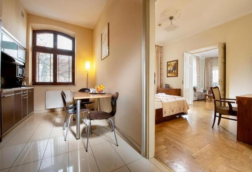 Deluxe Lejlighed 1 Soveværelse, Red Brick Apartments