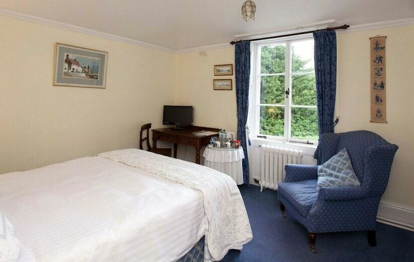 Номер Стандарт, Hollybank House