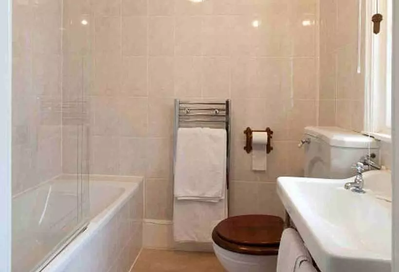 Standard-huone, Hollybank House