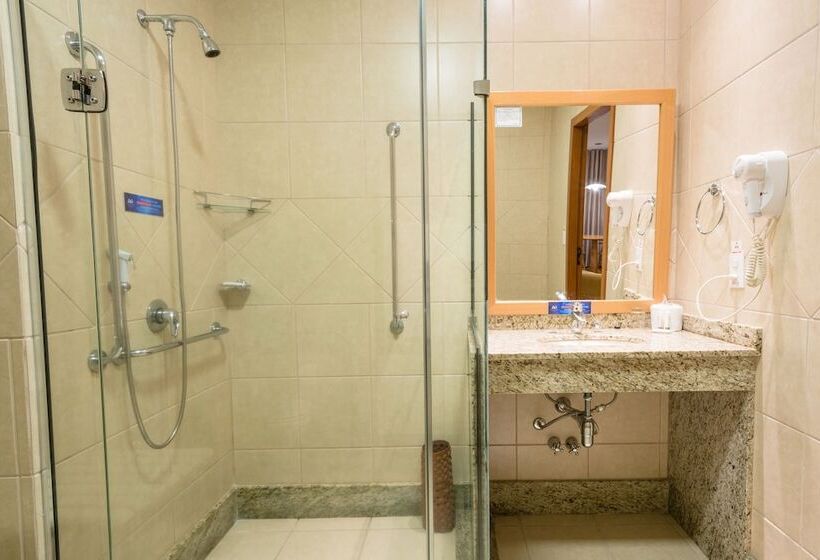 Номер Deluxe, Fioreze Origem