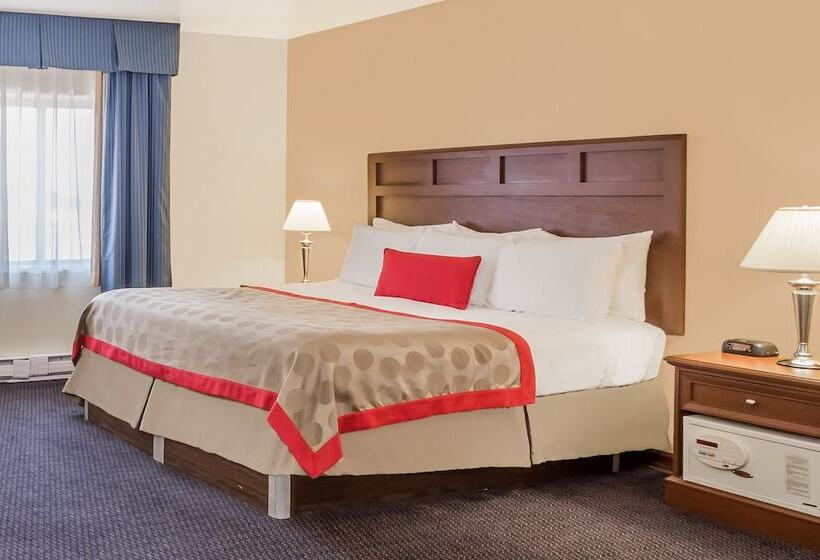 جناح, Baymont By Wyndham Waukesha