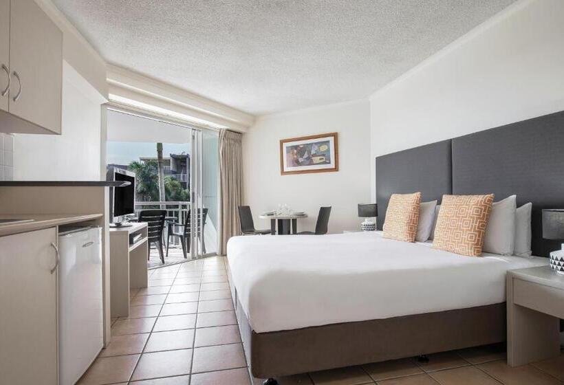 スタンダードスタジオ, Breakfree Alexandra Beach