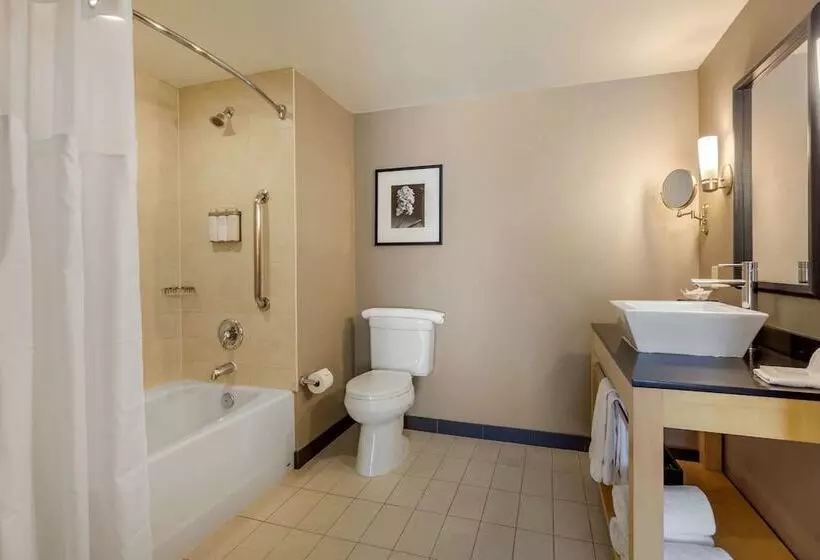 سوییت, Cambria Hotel Ft Collins